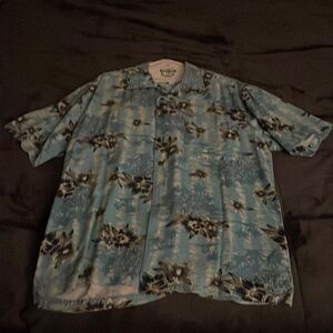 XL men’s tropical blue button up from Caribbean Joe.